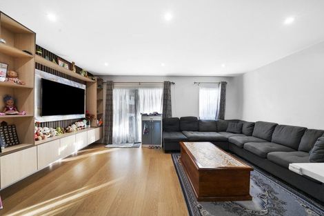 Photo of property in 24a Grande Vue Road, Papatoetoe, Auckland, 2025