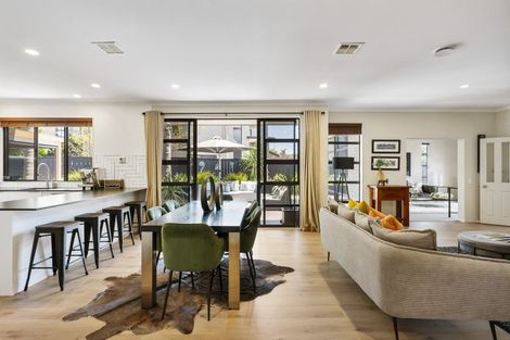 Photo of property in 105 Pine Harbour Parade, Beachlands, Auckland, 2018