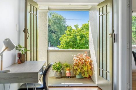 Photo of property in 464 Devonport Road, Tauranga South, Tauranga, 3112