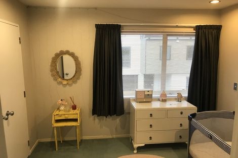 Photo of property in 2/842 East Coast Road, Oteha, Auckland, 0630