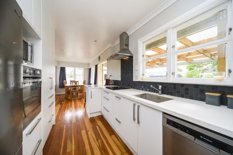 Photo of property in 18 Woburn Place, Takaro, Palmerston North, 4412