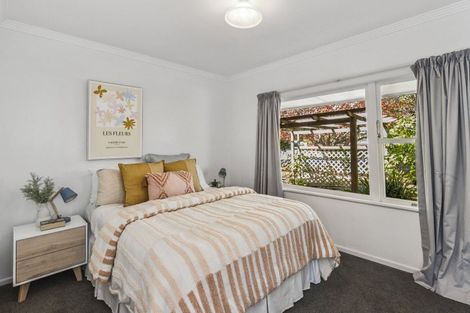 Photo of property in 6 Walton Avenue, Waikanae, 5036