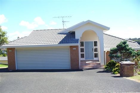 Photo of property in 17 Mcfetridge Place, Hillcrest, Auckland, 0627