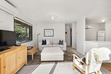 Photo of property in 28 Tokomaru Drive, Havelock North, 4130