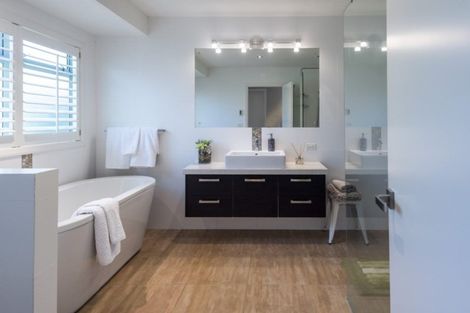 Photo of property in 5 Elimar Drive, Sunnyhills, Auckland, 2010