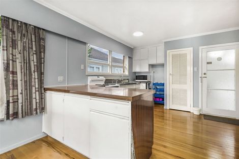 Photo of property in 51 Sandwich Road, St Andrews, Hamilton, 3200