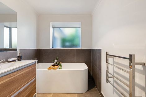 Photo of property in 10 Kimiora Close, Fairview Downs, Hamilton, 3214