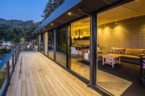 Photo of property in 616b Marine Drive, Days Bay, Lower Hutt, 5013