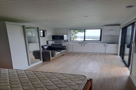 Photo of property in 20-22 Austin Road, Greenhithe, Auckland, 0632