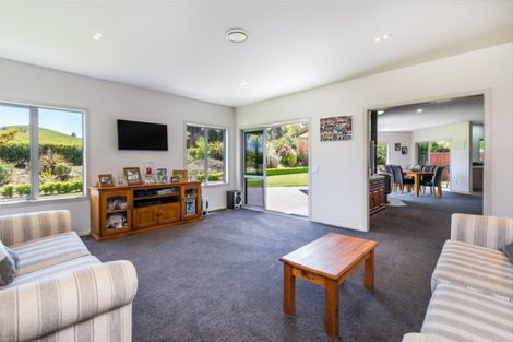 Photo of property in 72 Dalmore Way, Acacia Bay, Taupo, 3385