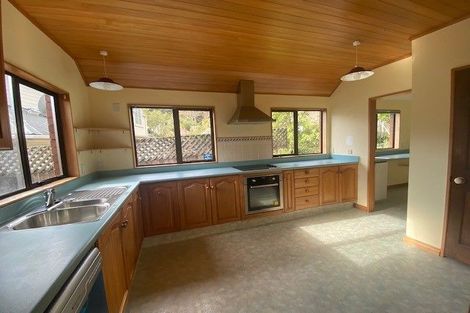 Photo of property in 16 Cheviot Road, Lowry Bay, Lower Hutt, 5013