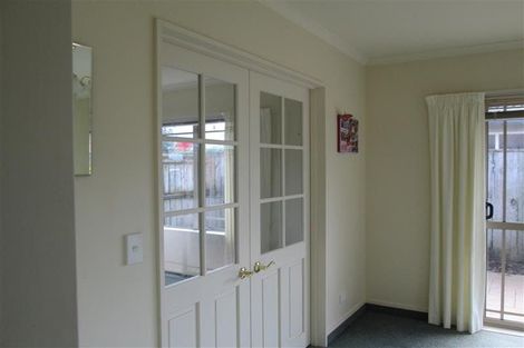 Photo of property in 8 Glen Loch Place, Paraparaumu, 5032