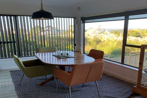 Photo of property in 5 Warwick Avenue, Titirangi, Auckland, 0604