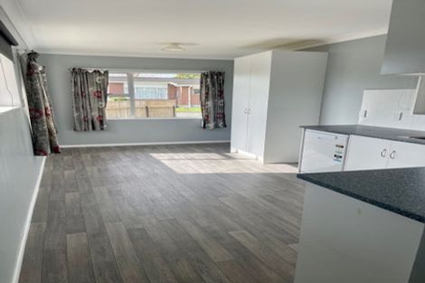 Photo of property in 1 Puriri Place, Levin, 5510