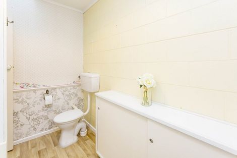 Photo of property in 2/10 Ponderosa Grove, Maoribank, Upper Hutt, 5018