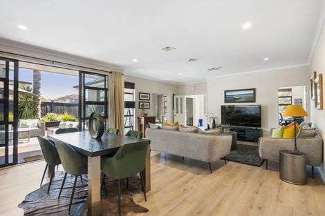 Photo of property in 105 Pine Harbour Parade, Beachlands, Auckland, 2018