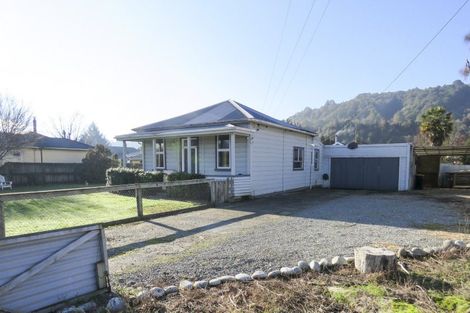 Photo of property in 51 Dick Street, Reefton, 7830