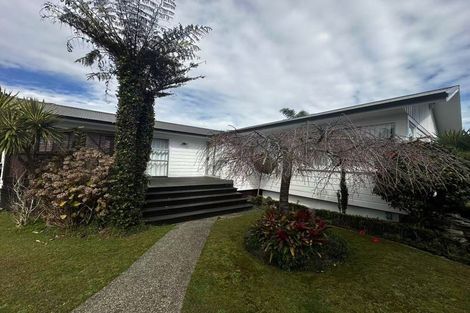 Photo of property in 120 Ennis Avenue, Pakuranga Heights, Auckland, 2010