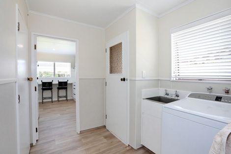 Photo of property in 1 Caroline Drive, Feilding, 4702