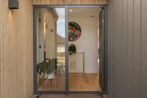 Photo of property in 10 Mason Street, Wanaka, 9305