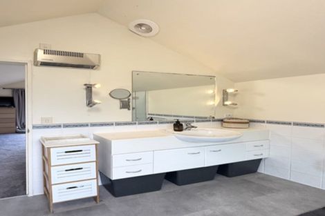 Photo of property in 701b Beach Road, Rothesay Bay, Auckland, 0630