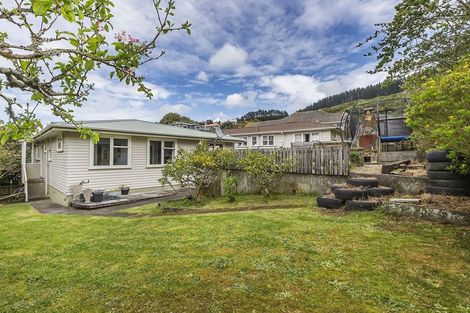 Photo of property in 84 Chester Road, Tawa, Wellington, 5028