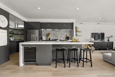 Photo of property in 7 Westmere Crescent, Westmere, Auckland, 1022