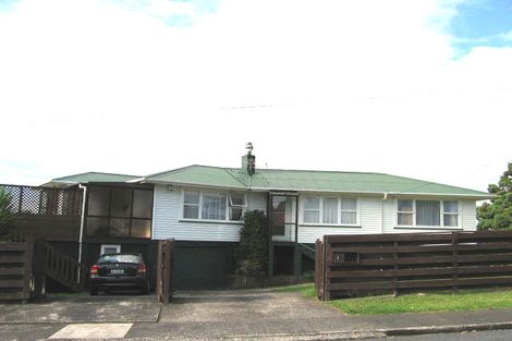 Photo of property in 1 Glen Marine Parade, Glendene, Auckland, 0602