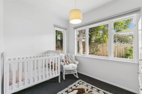 Photo of property in 1/300 Glenfield Road, Glenfield, Auckland, 0629