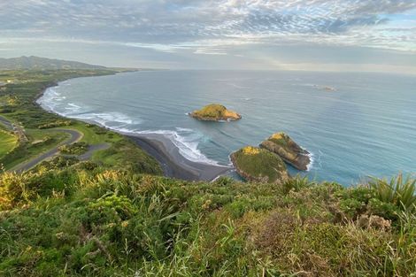 Photo of property in 25 Simons Street, Moturoa, New Plymouth, 4310