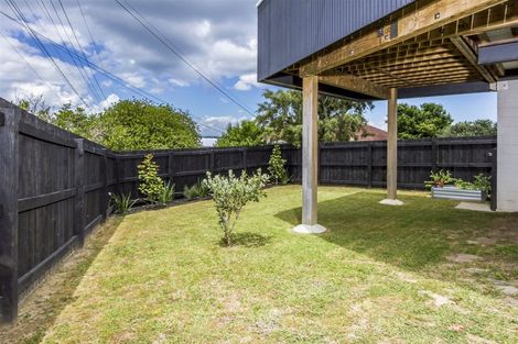 Photo of property in 1/111 Sylvan Avenue, Northcote, Auckland, 0627