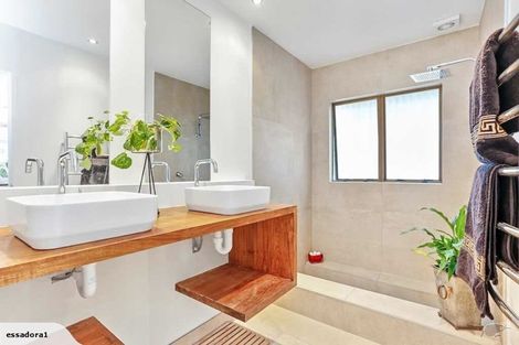 Photo of property in 1/813 East Coast Road, Northcross, Auckland, 0630