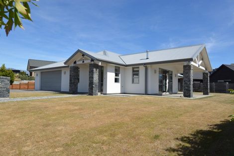 Photo of property in 4 Avalanche Place, Wanaka, 9305