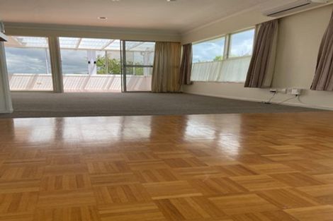 Photo of property in 1/2a Ascot Avenue, Narrow Neck, Auckland, 0624