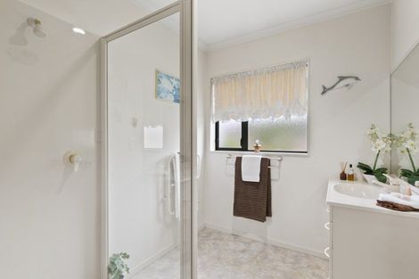 Photo of property in Redwood Village, 46/42 Main Road, Tawa, Wellington, 5028