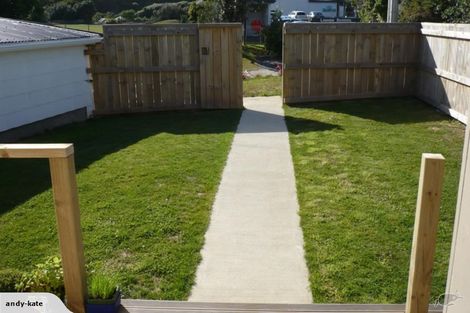 Photo of property in 57a Ranui Terrace, Tawa, Wellington, 5028