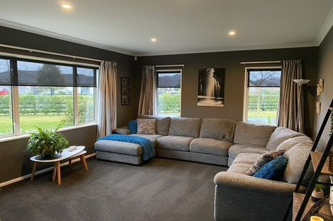 Photo of property in 8 Rossington Drive, West Melton, 7618