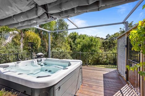 Photo of property in 218 Greenhithe Road, Greenhithe, Auckland, 0632