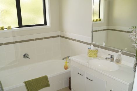 Photo of property in 7 Kotare Heights, Kerikeri, 0230