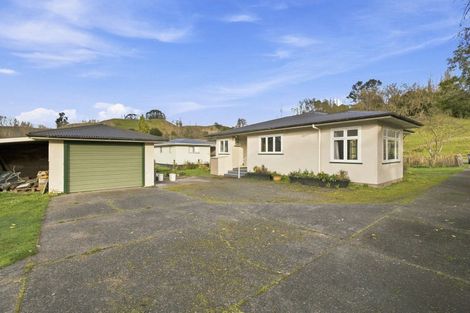 Photo of property in 36 Ongo Road, Hunterville, 4730