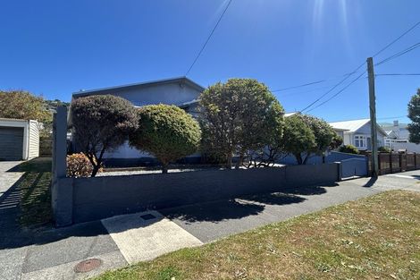 Photo of property in 7 Palm Avenue, Lyall Bay, Wellington, 6022