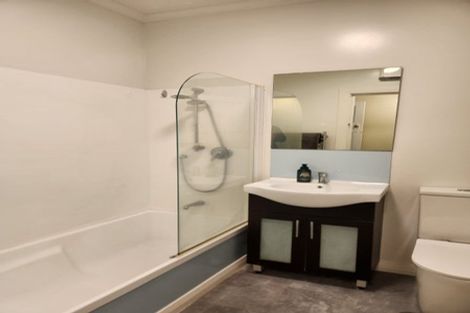 Photo of property in 64 Fairview Crescent, Kelburn, Wellington, 6012