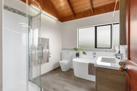 Photo of property in 27 Kawiu Road, Levin, 5510