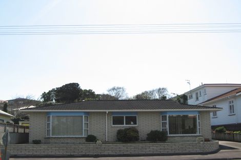 Photo of property in 76a Tukapa Street, Westown, New Plymouth, 4310