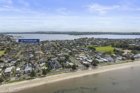 Photo of property in 22 The Esplanade, Eastern Beach, Auckland, 2012