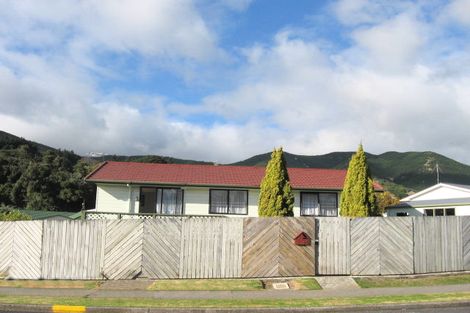 Photo of property in 38 Hookway Grove, Paraparaumu, 5032