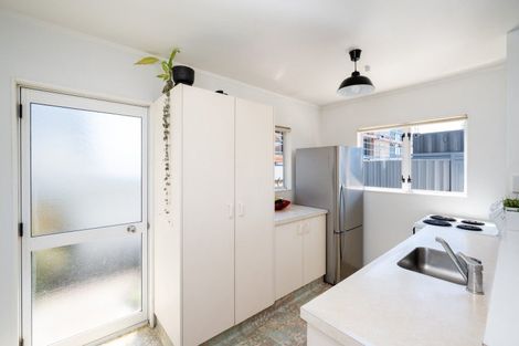 Photo of property in 2/64 The Esplanade, Westshore, Napier, 4110