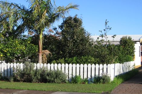 Photo of property in 25a Doment Crescent, Orewa, 0931