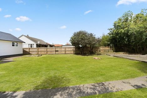 Photo of property in 15 Paul Crescent, Fairfield, Hamilton, 3214