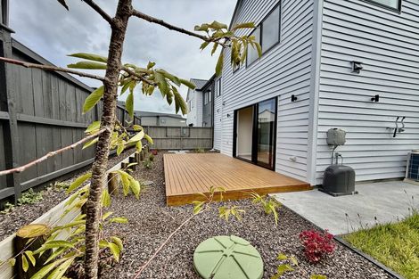 Photo of property in 138 Vintry Drive, Kumeu, 0810